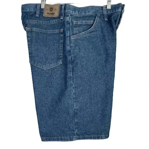 Wrangler Men 36 Relaxed Fit Denim Jean Shorts Midrise Cotton Dark Wash Bermuda - Picture 3 of 5